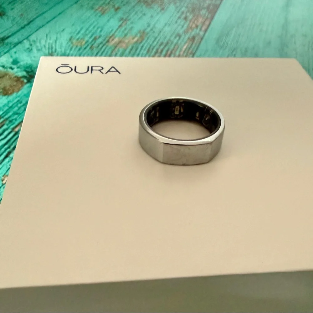 Oura Gen 3 Heritage Silver Smart Ring with Charger Set Size 11